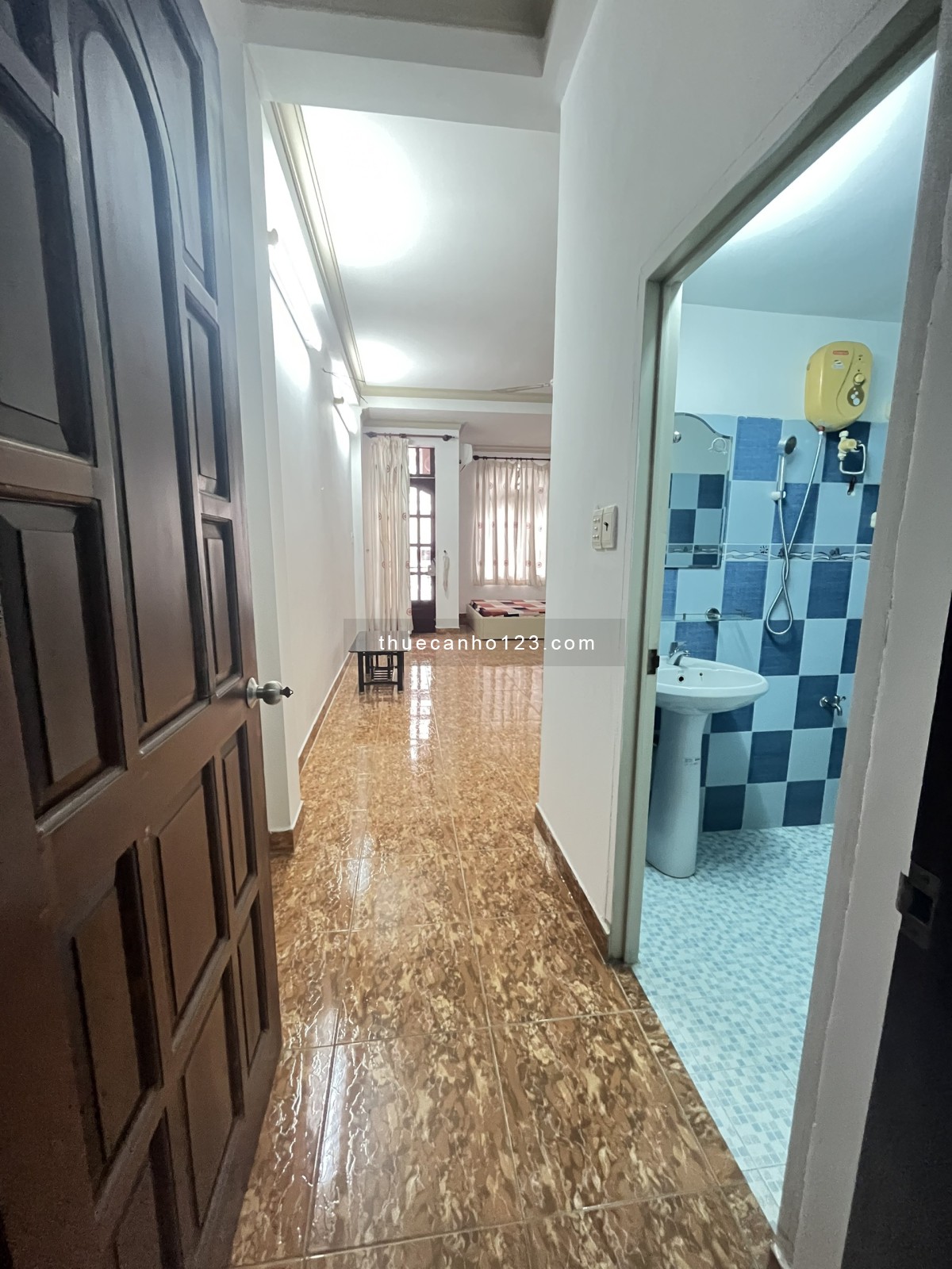 Cho thuê căn hộ 35m2 có ban công đầy đủ nội thất tại Tân Bình ngay Lê Văn Sỹ - Phạm Văn Hai