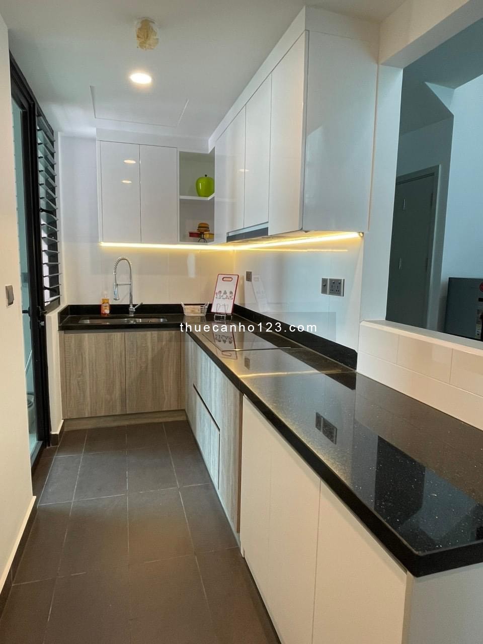 Chỉ 1300$ (có thương lượng) cho căn hộ Feliz en Vista sang trọng, 105m2, 2PN, 2WC, nội thất đẹp