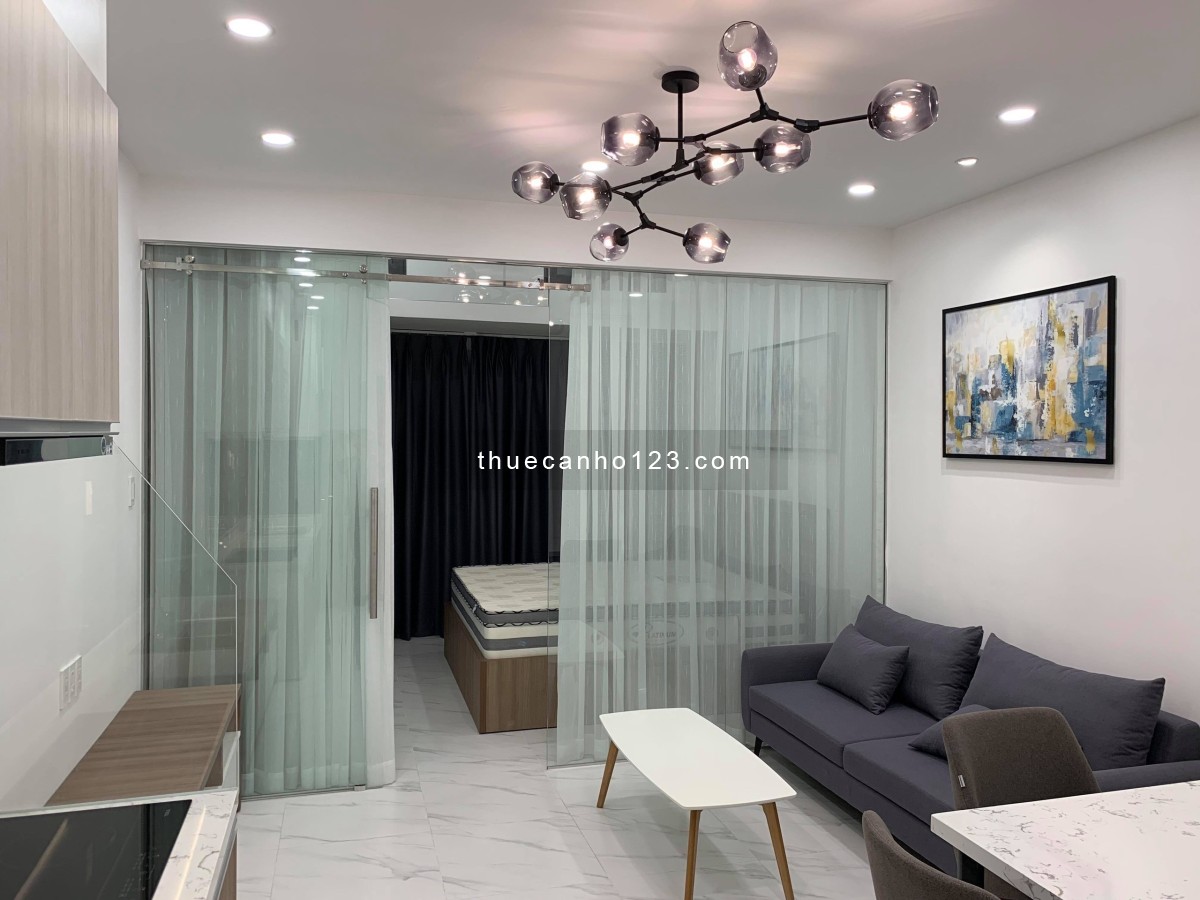 Studio_37m2, Đầy đủ-Tiện nghi-chỉn chu, Tại The Sun Avenue, View Nội khu Yên tĩnh, giá 12.5 triệu