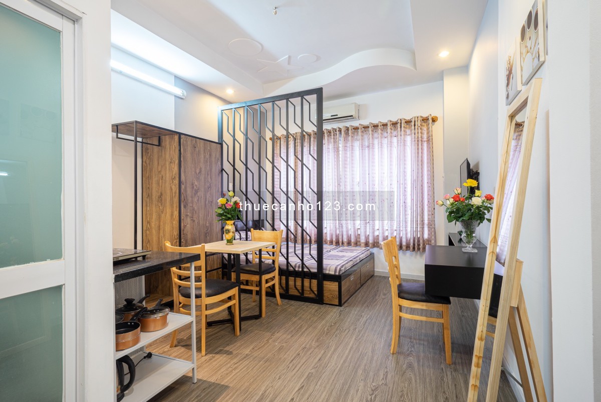 STUDIO 35m2 TÁCH BẾP - tại Trần Quang Khải, Tân Định, Quận 1 - cửa sổ lớn