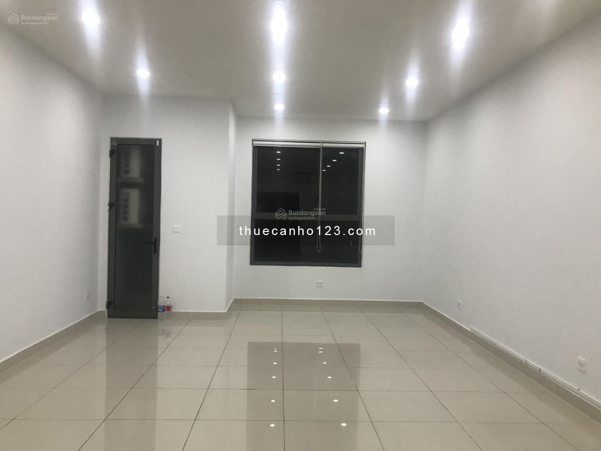 Cho thuê VP tại Newton Phú Nhuận 36m2; giá: 13.5 tr/th. LH: 0903806616