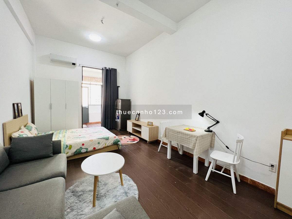 Căn hộ full nội thất , có máy giặt riêng, cửa sổ lớn nhà bếp