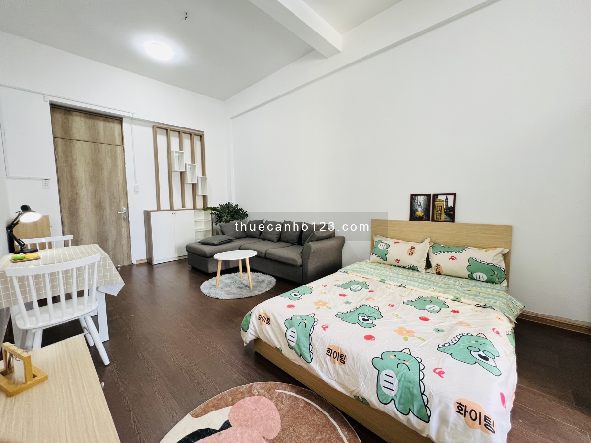 Căn hộ full nội thất , có máy giặt riêng, cửa sổ lớn nhà bếp