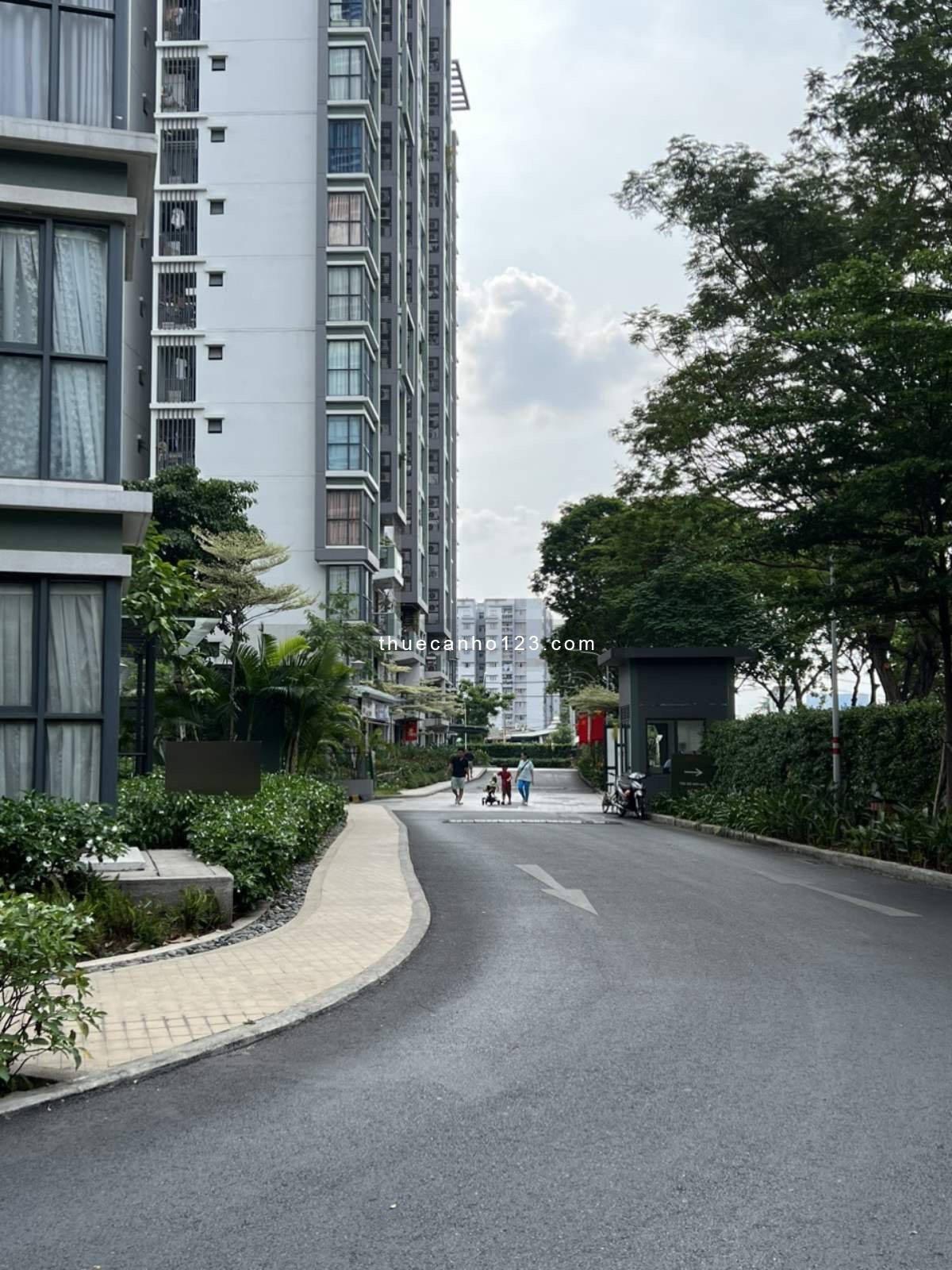 Chính chủ cần cho thuê nhanh căn hộ trệt 3PN, khu Emerald Celadon City Q.Tân Phú