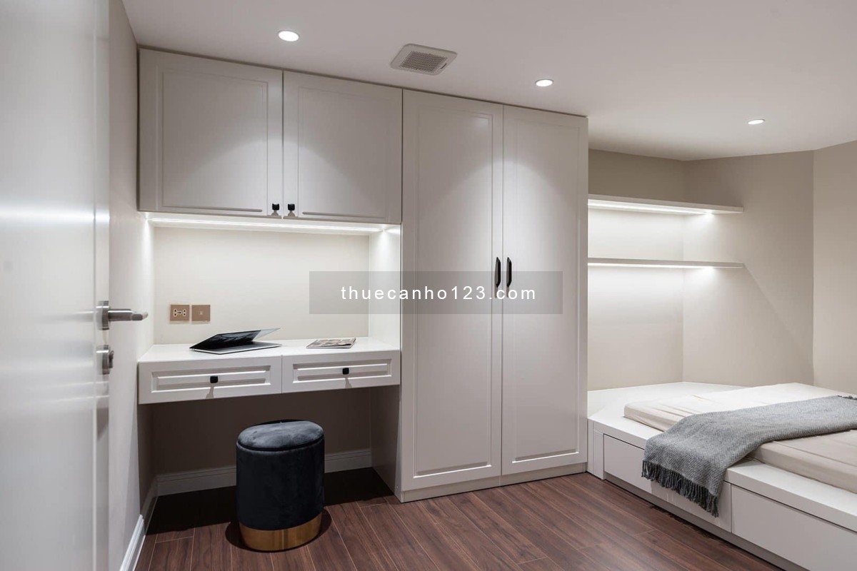 Cho thuê căn hộ 3 phòng ngủ góc sáng Full nội thất tại Royal city giá 2xtr/ tháng LH: 0967454638