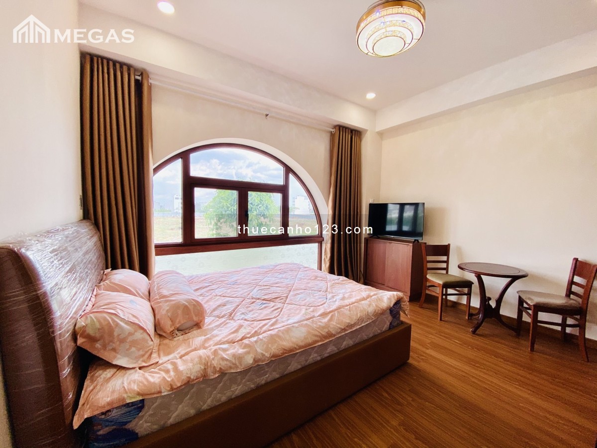 Cho thuê căn hộ phong cách Tân Cổ Điển rộng rãi , đầy đủ tdudrt nghi gần Đảo Kim Cương