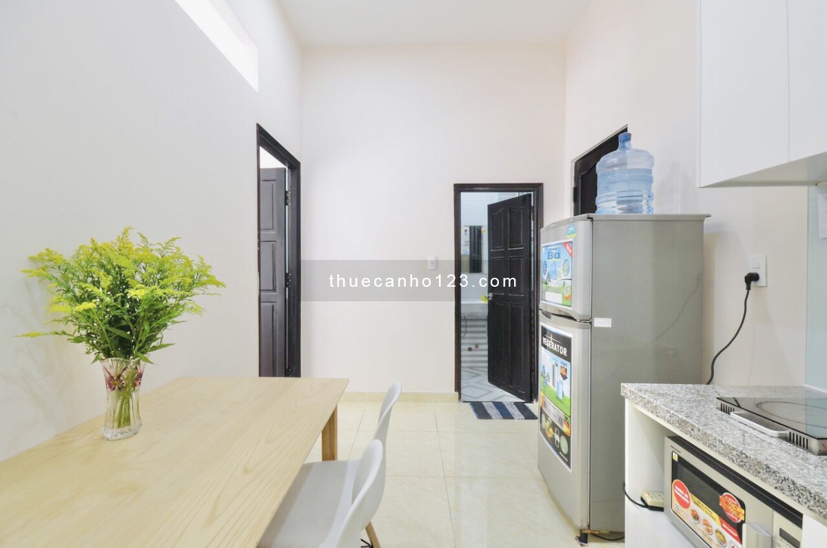 Căn hộ 1PN và studio balcon full NT ngay bờ kè Hoàng Sa Q3