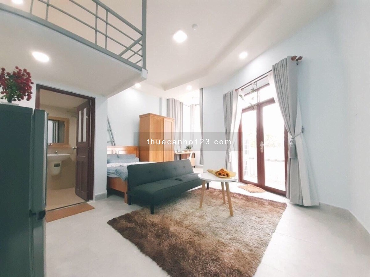 Cho thuê duplex bancon full NT đẹp, kế hồ Bán Nguyệt, Cresent Mall, Vincom, KCX Q7