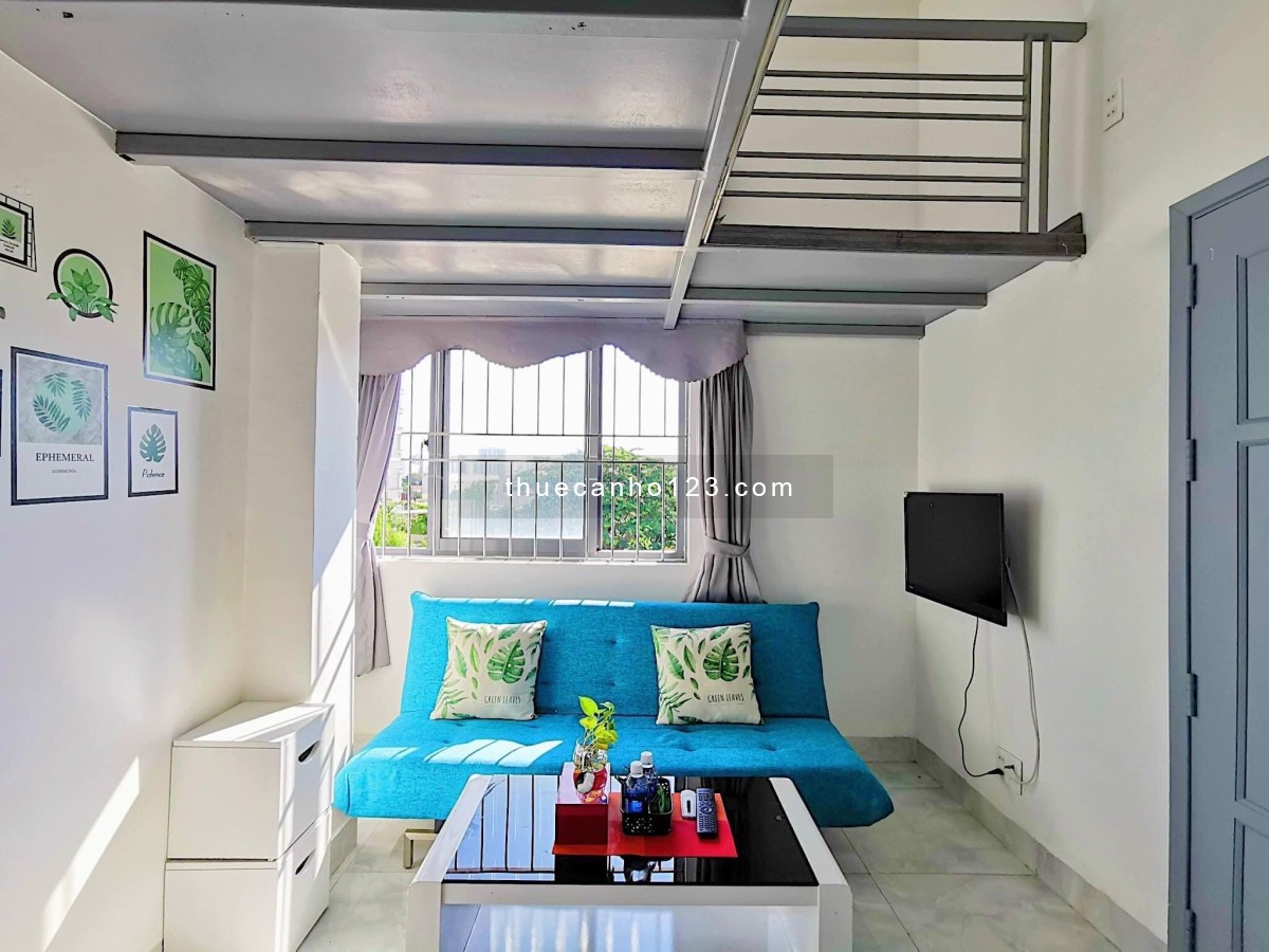 Duplex full nội thất cửa sổ lớn ngay trung tâm Quận 7