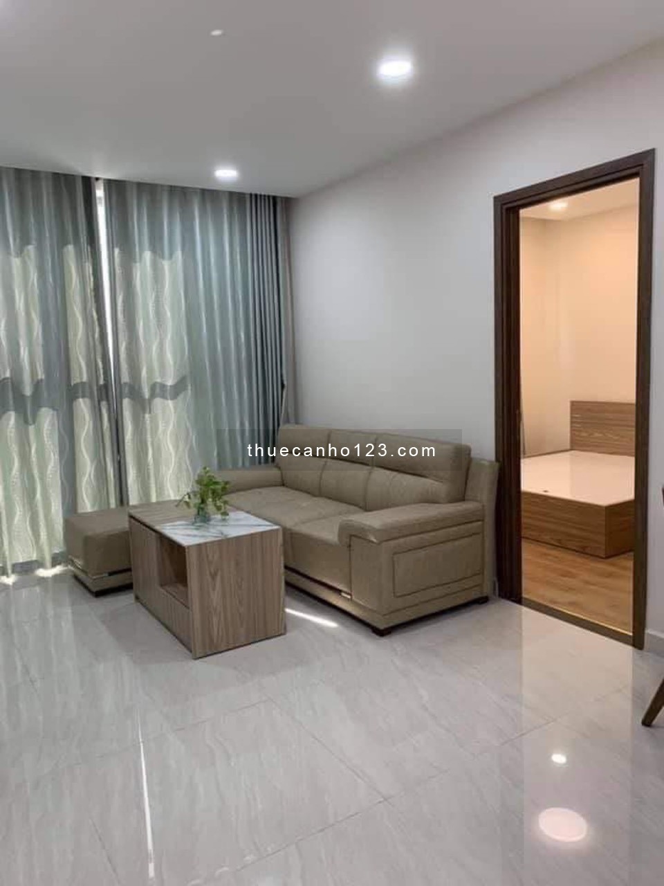 Cho thuê căn hộ Park Legend 2 phòng ngủ có nội thất giá 18 triệu 0908879243 Tuấn