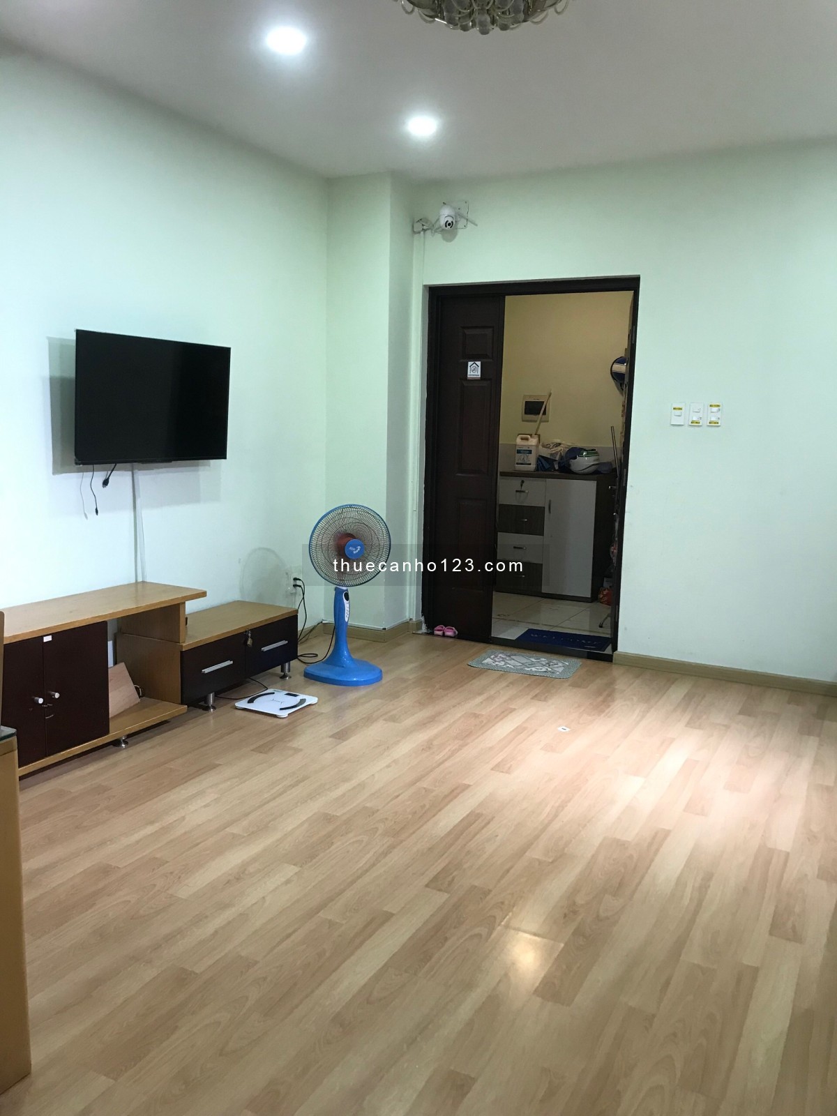 Cần cho thuê căn hộ Him Lam Nam Khánh Q8, diện tích 90m2 ,2 phòng, có nội thất, giá thuê 9.5tr/th