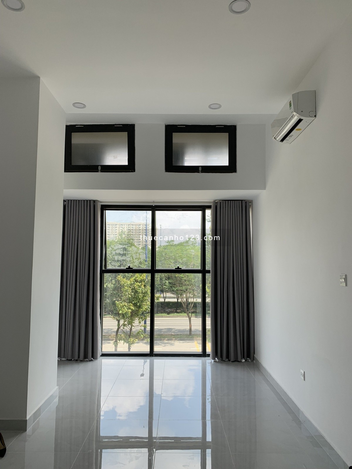 Studio nội thất cơ bản giá siêu tốt chỉ 8 triệu/ tháng, 36m2 đầu tháng 6 check in The Sun Avenue