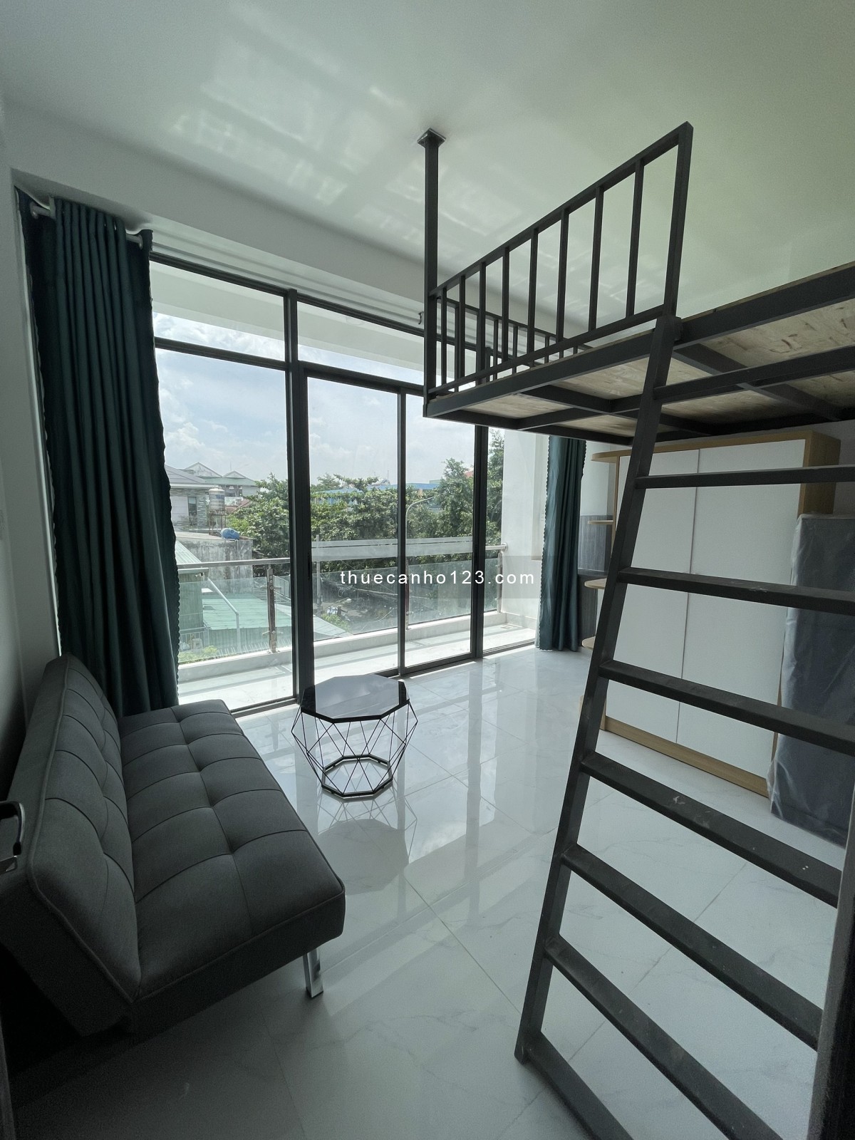 Cho thuê căn hộ mới 100% full nội thất Bình Thạnh gần Hutech, Văn Lang
