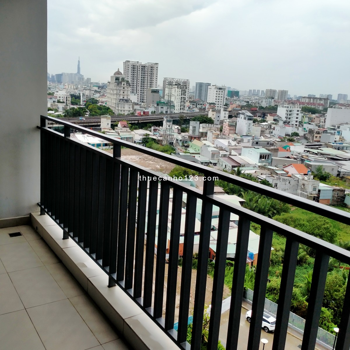 Cho thuê căn 2PN, đủ nội thất CC Saigon South Residences Nhà Bè chỉ 13tr. LH 0941282233.