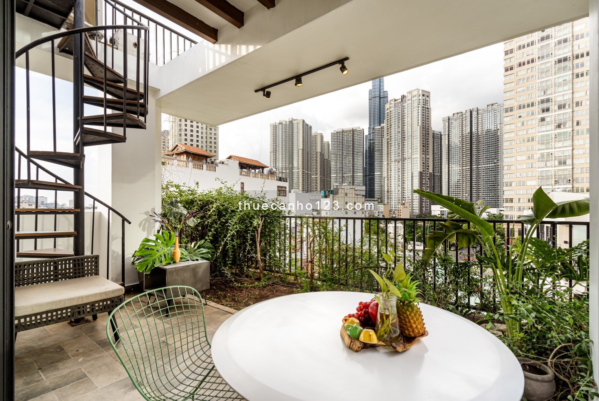 Penthouse 80m2 Full Service có Balcony + Sân Thượng Riêng View ngắm Landmark81, Bitexco TP trên cao