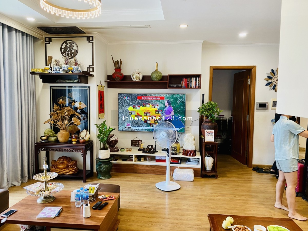 Cho thuê căn đẹp tòa Ecogreen 286 Nguyễn Xiển, đầy đủ nội thất, có suất gửi ô tô, giá 10.5 tr/tháng
