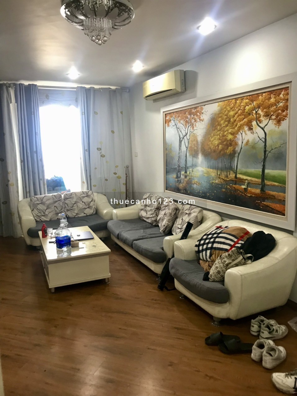 Chính chủ cho thuêMột căn 3 phòng ngủ, đồ cơ bản duy nhất tại Xuân Thuỷ- Cầu Giấy