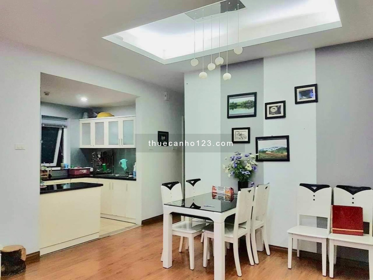 Chính chủ cho thuêMột căn 3 phòng ngủ, đồ cơ bản duy nhất tại Xuân Thuỷ- Cầu Giấy