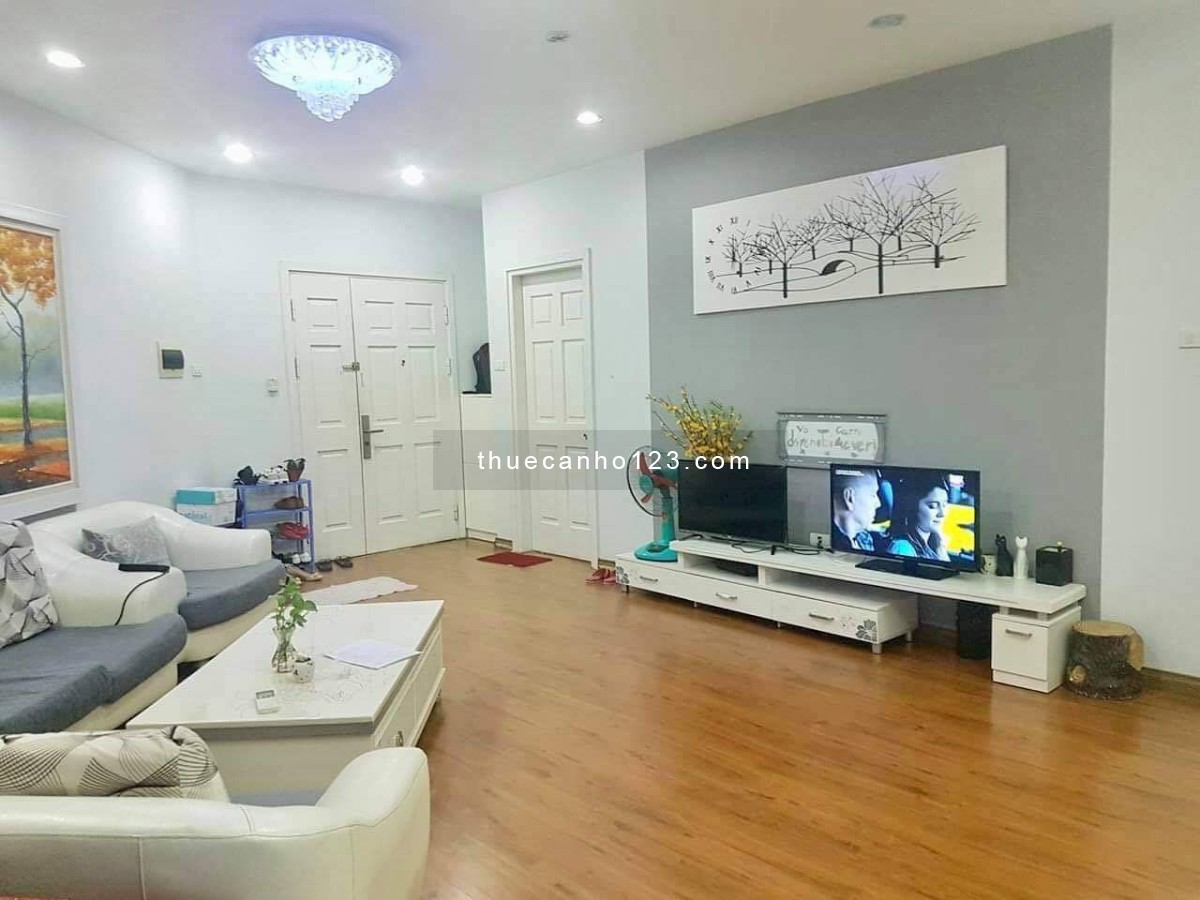 Chính chủ cho thuêMột căn 3 phòng ngủ, đồ cơ bản duy nhất tại Xuân Thuỷ- Cầu Giấy