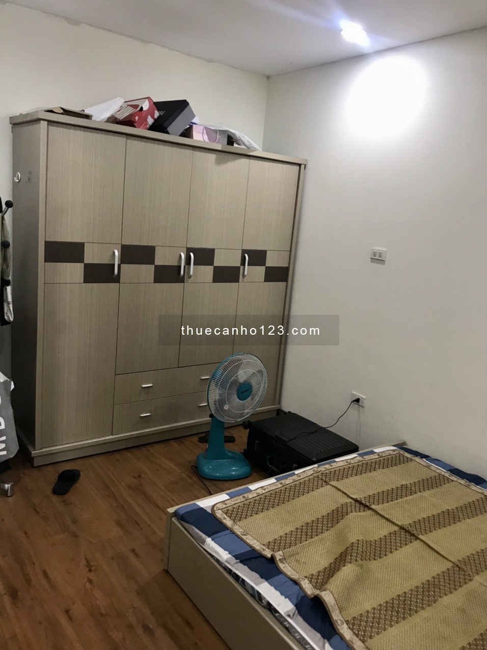 Chính chủ cho thuêMột căn 3 phòng ngủ, đồ cơ bản duy nhất tại Xuân Thuỷ- Cầu Giấy