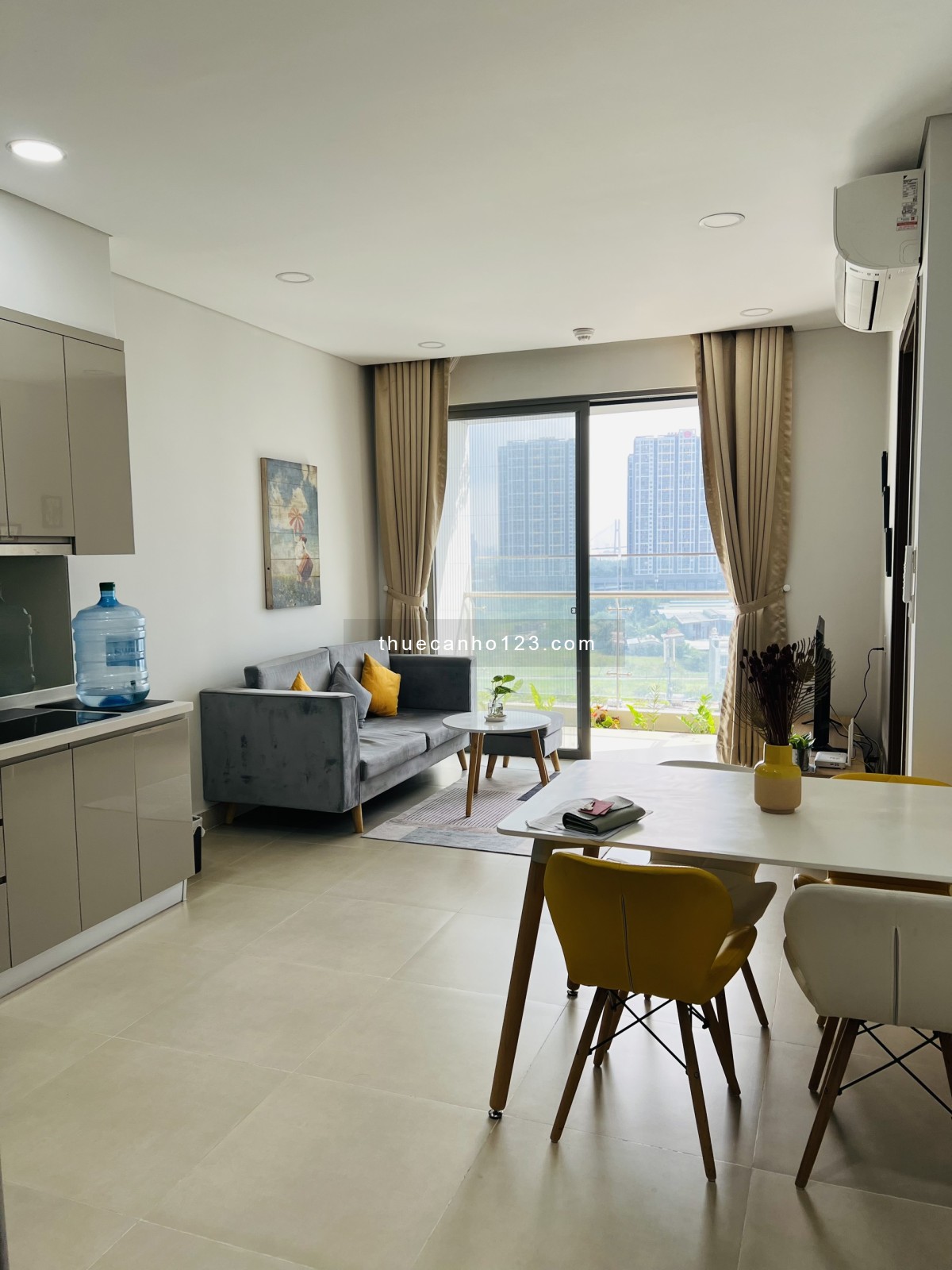Căn hộ 2 phòng ngủ River Panorama giá 12.5 triệu ,cho thuê đầy đủ nội thất cao cấp, view sông.