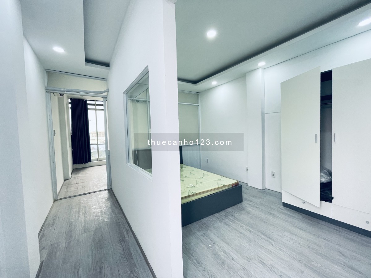 Căn hộ 2 phòng ngủ full nội thất nằm ngay mặt tiền Trần Phú Quận 5