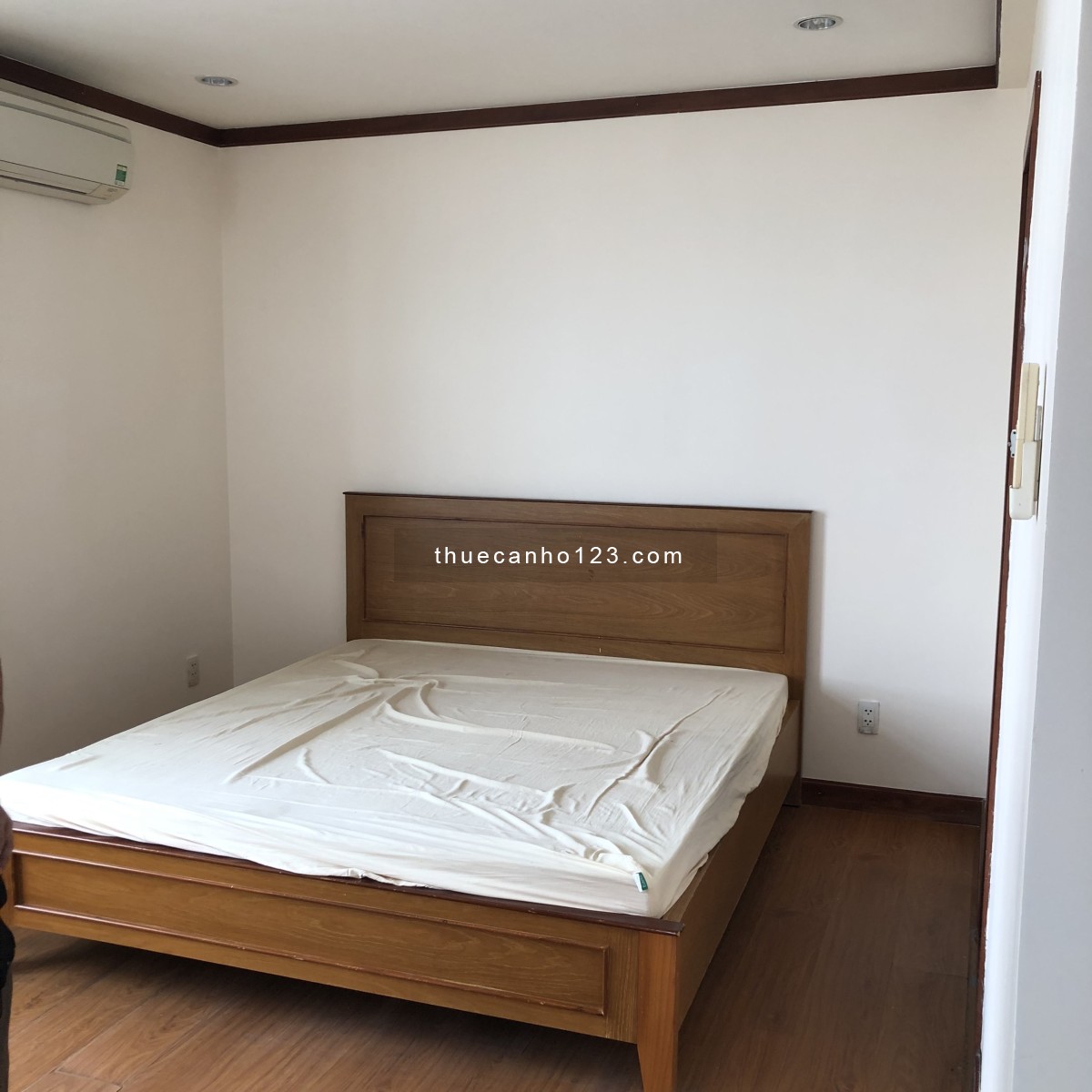 Cho thuê căn hộ chung cư Giai Việt Quận 8 có 3 PN, dt 150 m giá 14 tr/th