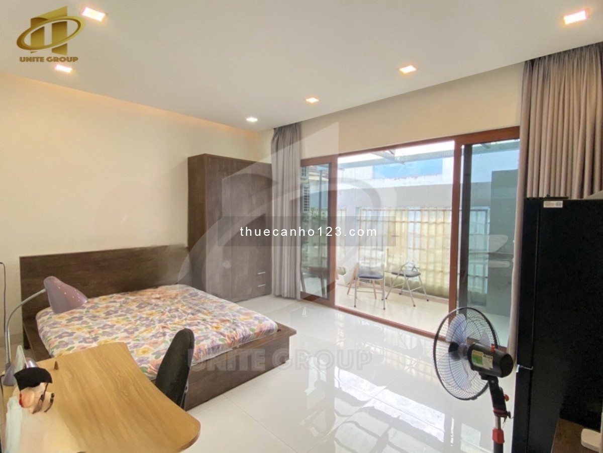 Studio bancon lớn full nội thất ngay trung tâm Quận 7