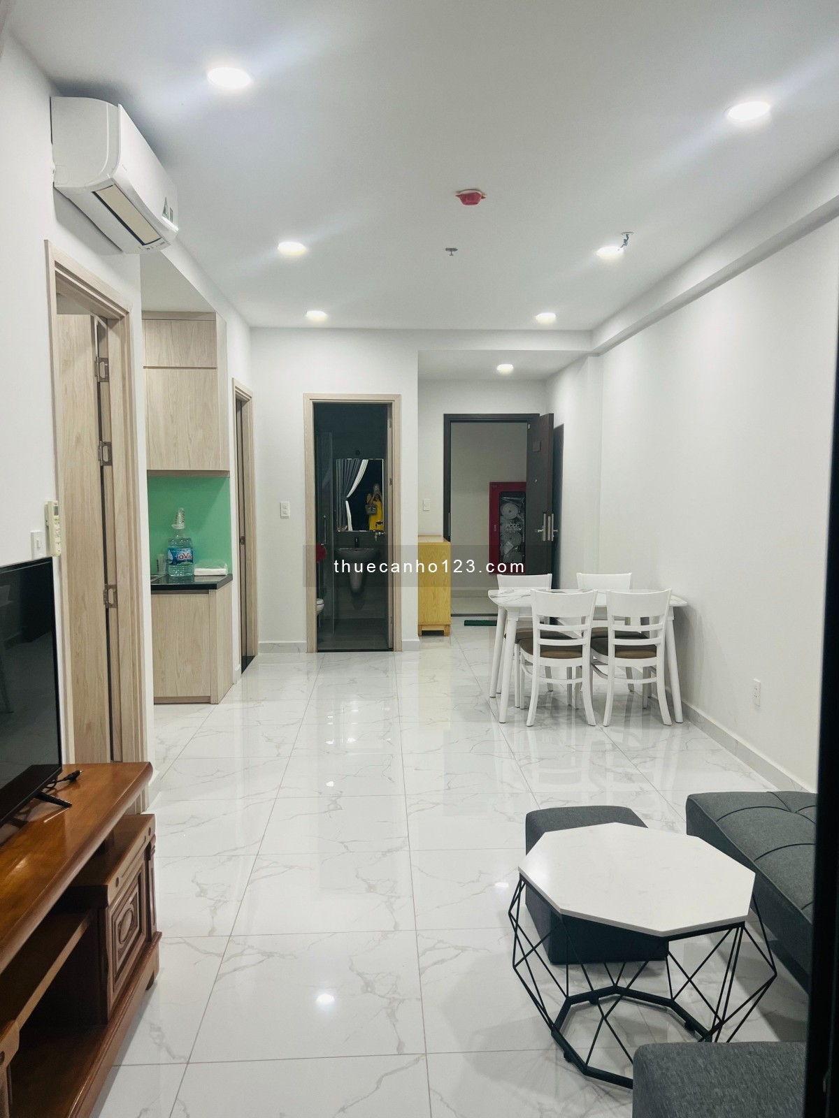 Charm City cho thuê căn hộ 2pn 2wc full nội thất giá 7TR5