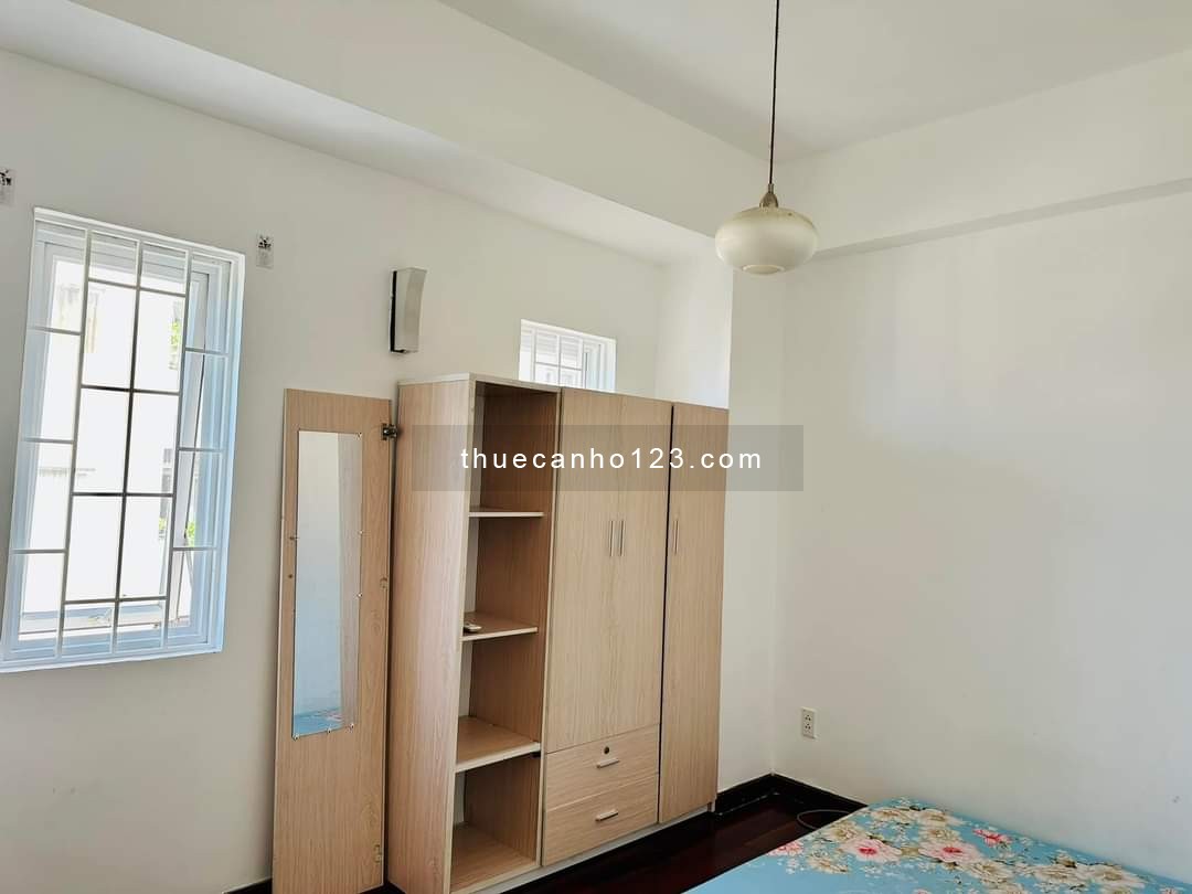 Cho thuê căn hộ Vạn Đô, diện tích 78 m2, có 2 phòng ngủ, Giá thuê 12 tr/tháng, 0933888725