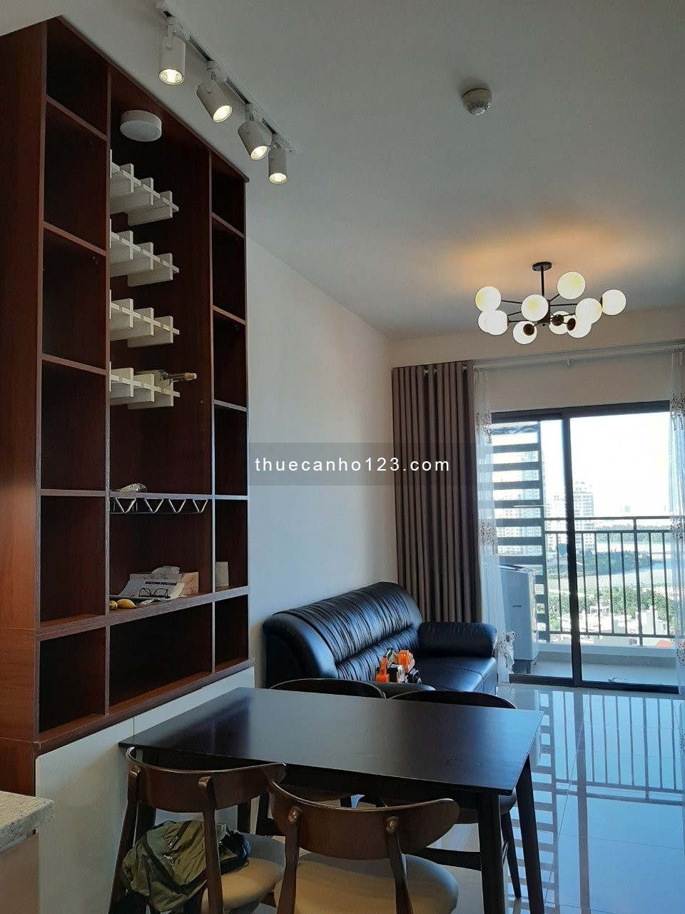 Cho thuê 2pn The Sun Avenue giá 16 triệu nhà đẹp 75m2 view sông mát mẻ, lh Trang 0941950241