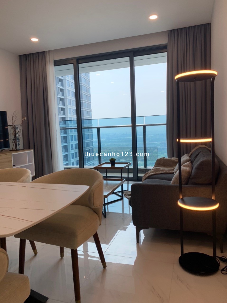 Cho thuê căn hộ cao cấp Sunwah Pearl 2 Phòng ngủ đầy đủ nội thất giá tốt nhất thị trường