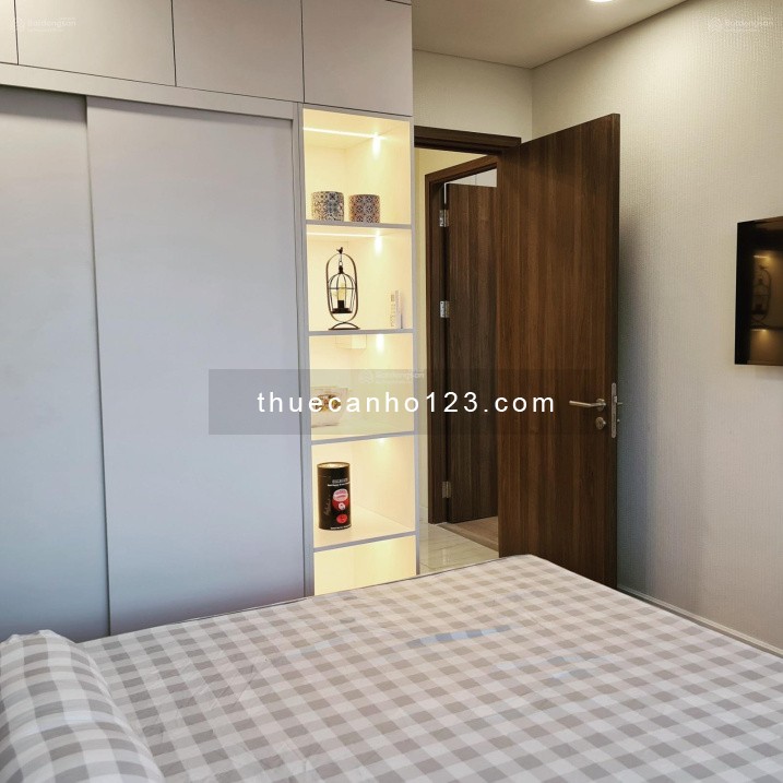 Cho thuê căn hộ Sky center, Q. Tân Bình. DT 70m2, 2pn, 2wc Gía 15tr. LH 0773514110. Nhà mới