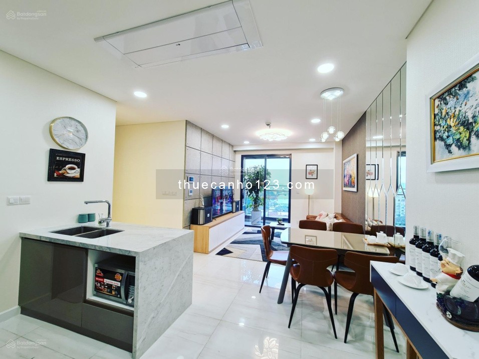 Cho thuê căn hộ Sky center, Q. Tân Bình. DT 70m2, 2pn, 2wc Gía 15tr. LH 0773514110. Nhà mới