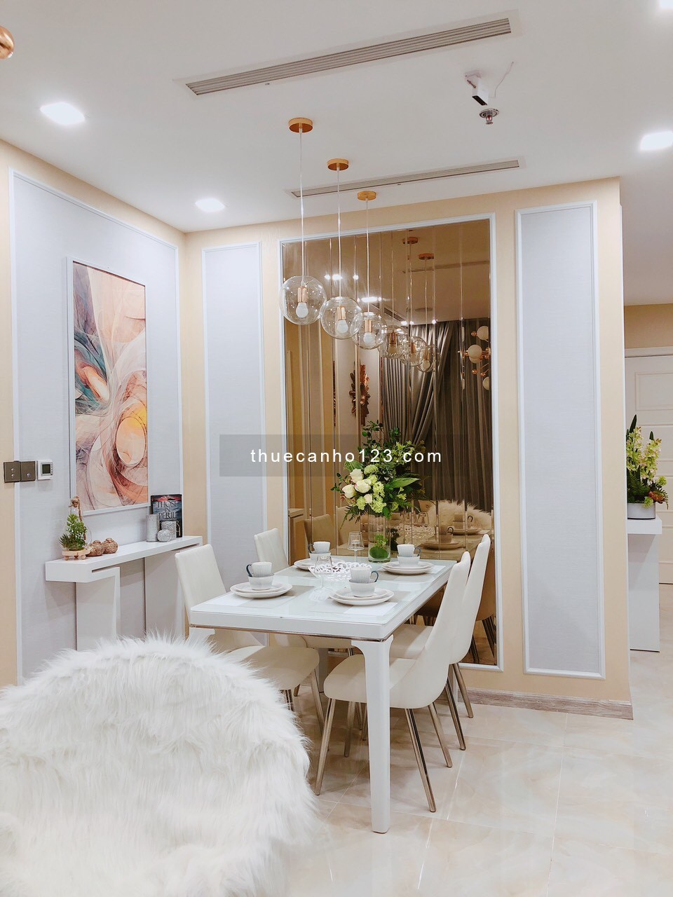 Cho thuê căn hộ 2pn, 2wc,79m2 ,Nội thất Cao Cấp giá 27triệu/th Như hình tại Vinhomes Bason