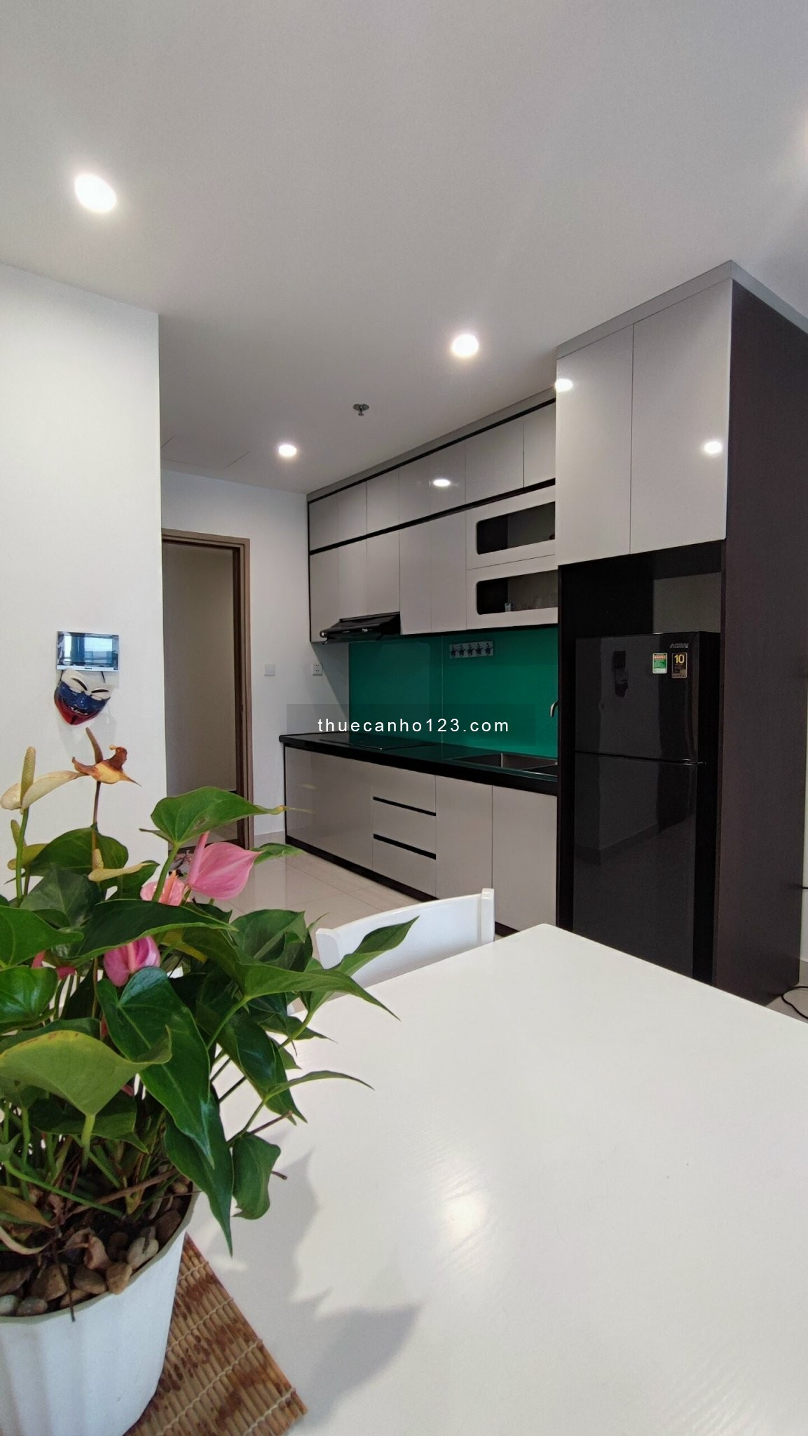 Cho thuê căn 2PN full nội thất lung linh 9 triệu- Vinhomes Quận 9