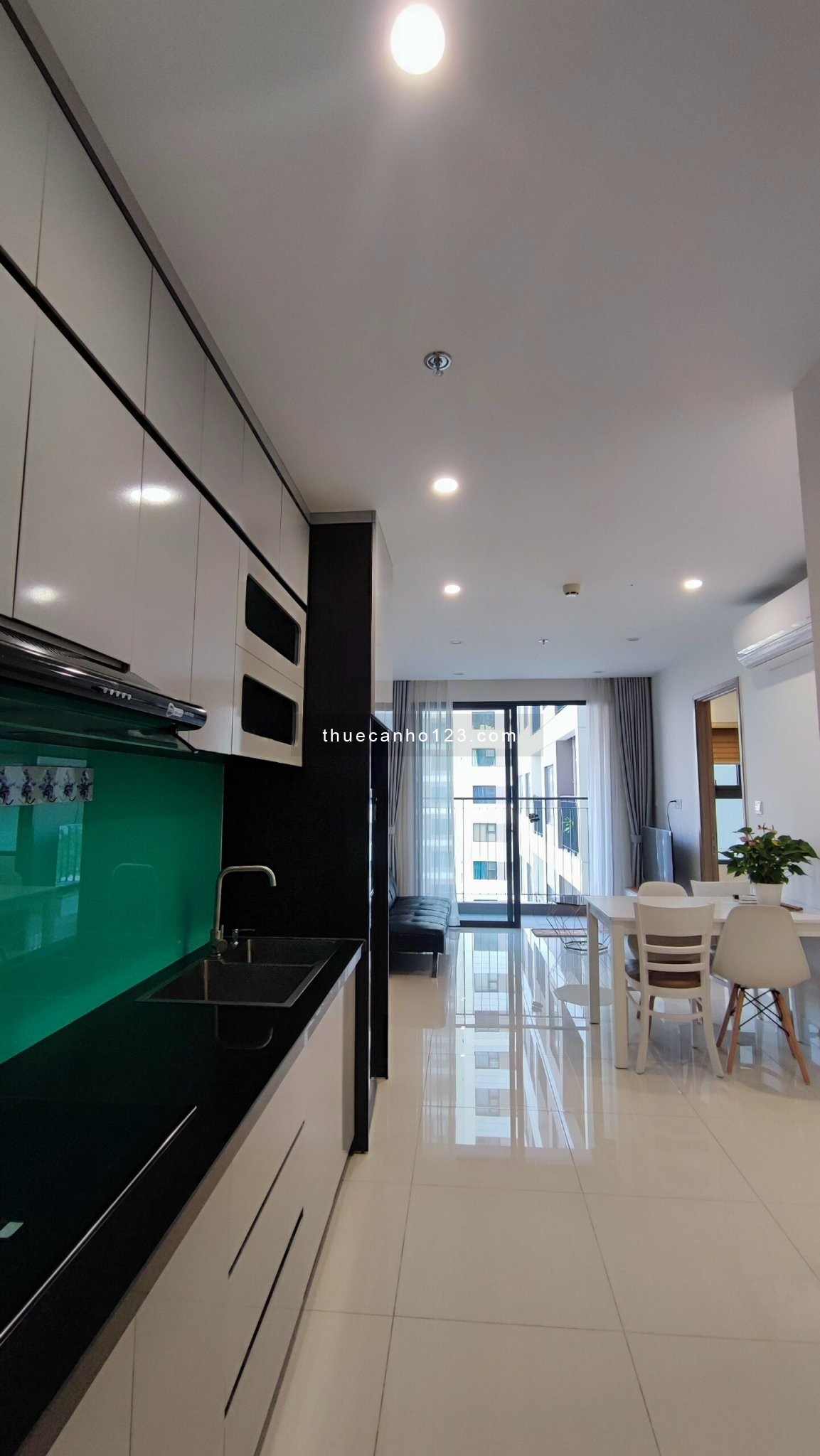 Cho thuê căn 2PN full nội thất lung linh 9 triệu- Vinhomes Quận 9