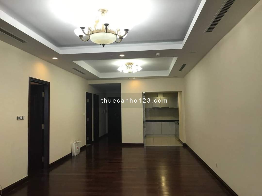 Chính chủ tôi cần cho thuê căn hộ Vinhomes Royal City, 2PN, 105m2, nội thất đồ cơ bản, LH 0344529391