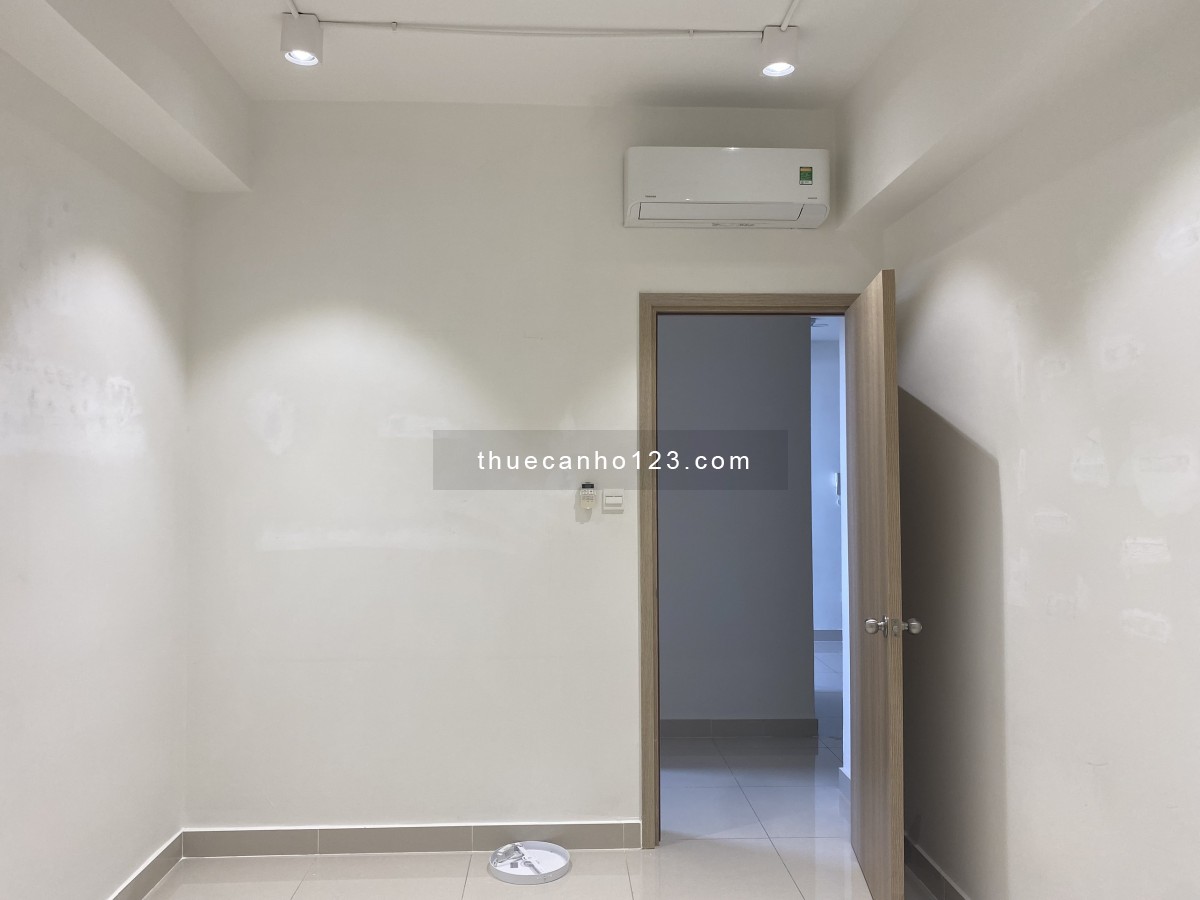 Cho thuê Văn phòng trống The Sun Avenue – 51m2, NTCB chỉ 12 triệu, vào ngay