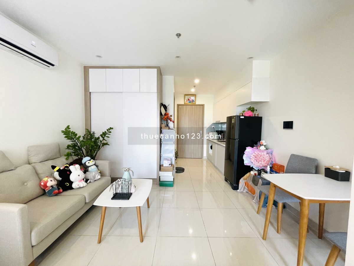 Cho thuê căn Studio full nội thất 28m vào ở luôn 7,5tr/tháng Vinhomes Smart City