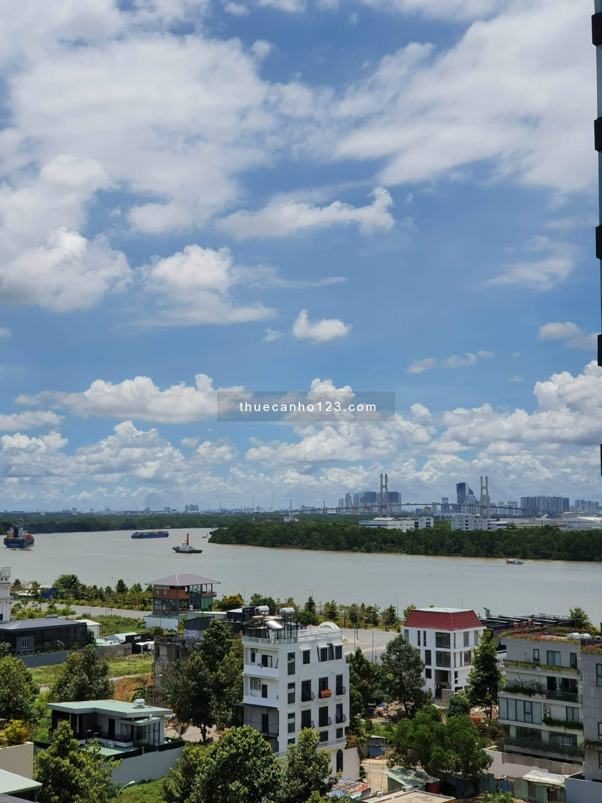 Cơ hội sở hữu căn hộ 2PN với view sông tại One Verandah - giá 20 triệu/tháng.