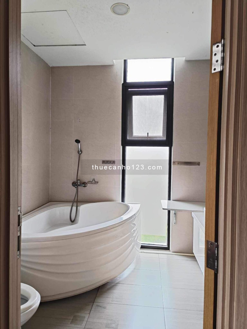 Cho thuê căn hộ Jamila Khang Điền, 100m2, 3PN - 2WC Full nội thất cực đẹp, giá chỉ 15tr/tháng