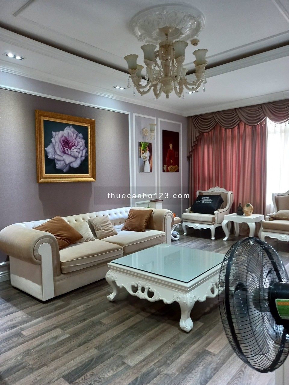 Cho thuê căn hộ chung cư Saigon Pearl, lầu cao view đẹp, nội thất châu Âu giá 28 triệu/tháng