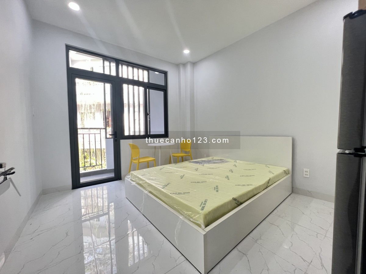Cho thuê căn hộ cao cấp full NT ban công rộng, 25m2 ngay trung tâm Q3, gần CV Tao Đàn, giáp CMT8