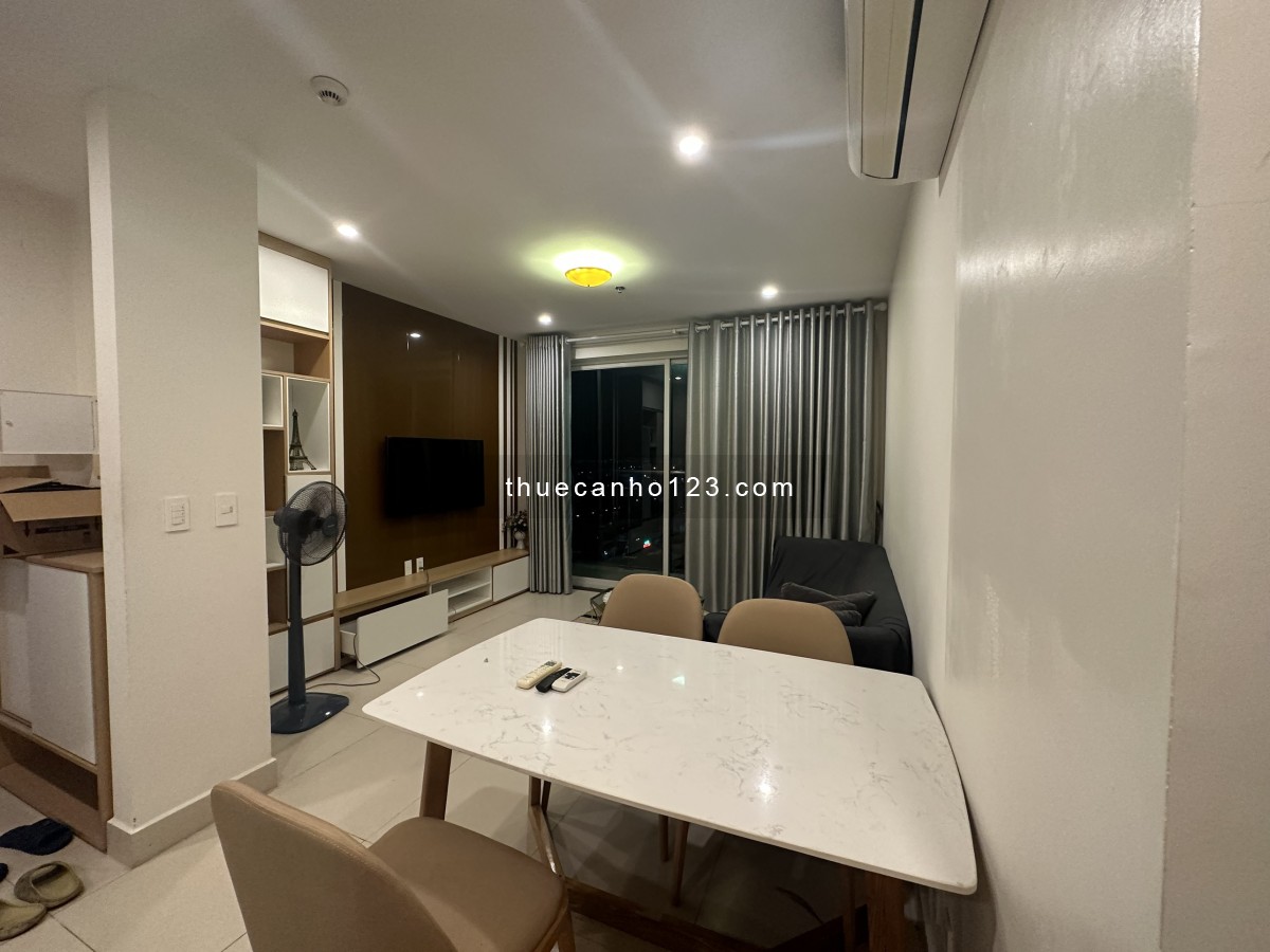 Cho thuê căn góc 2 ngủ 2 vệ sinh view sân vận động LC chung cư SHP Plaza Hải Phòng giá 14 triệu