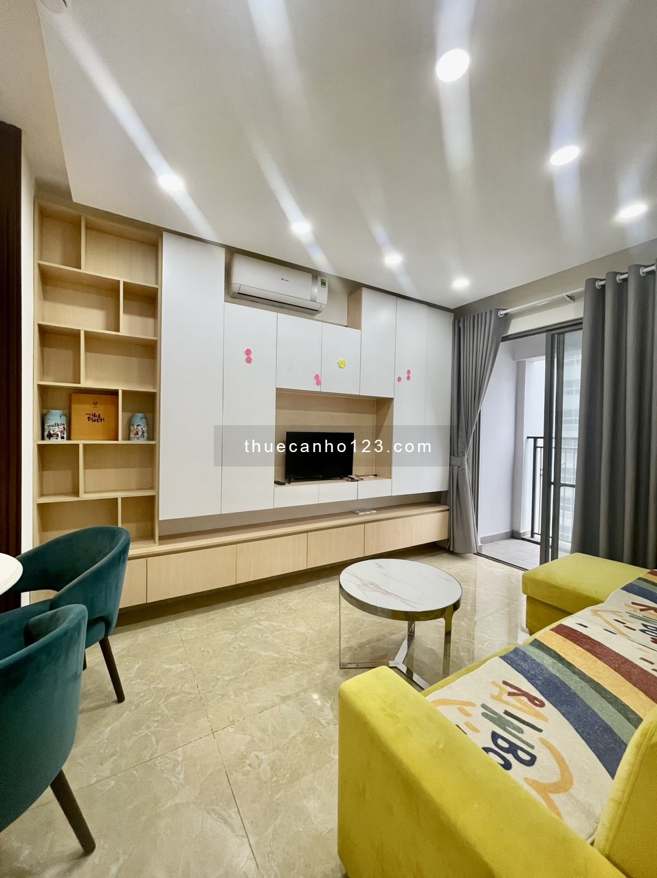 Cho thuê căn hộ SG South Residence, 2PN, full nội thất, giá 15.5tr, liên hệ 0343677715