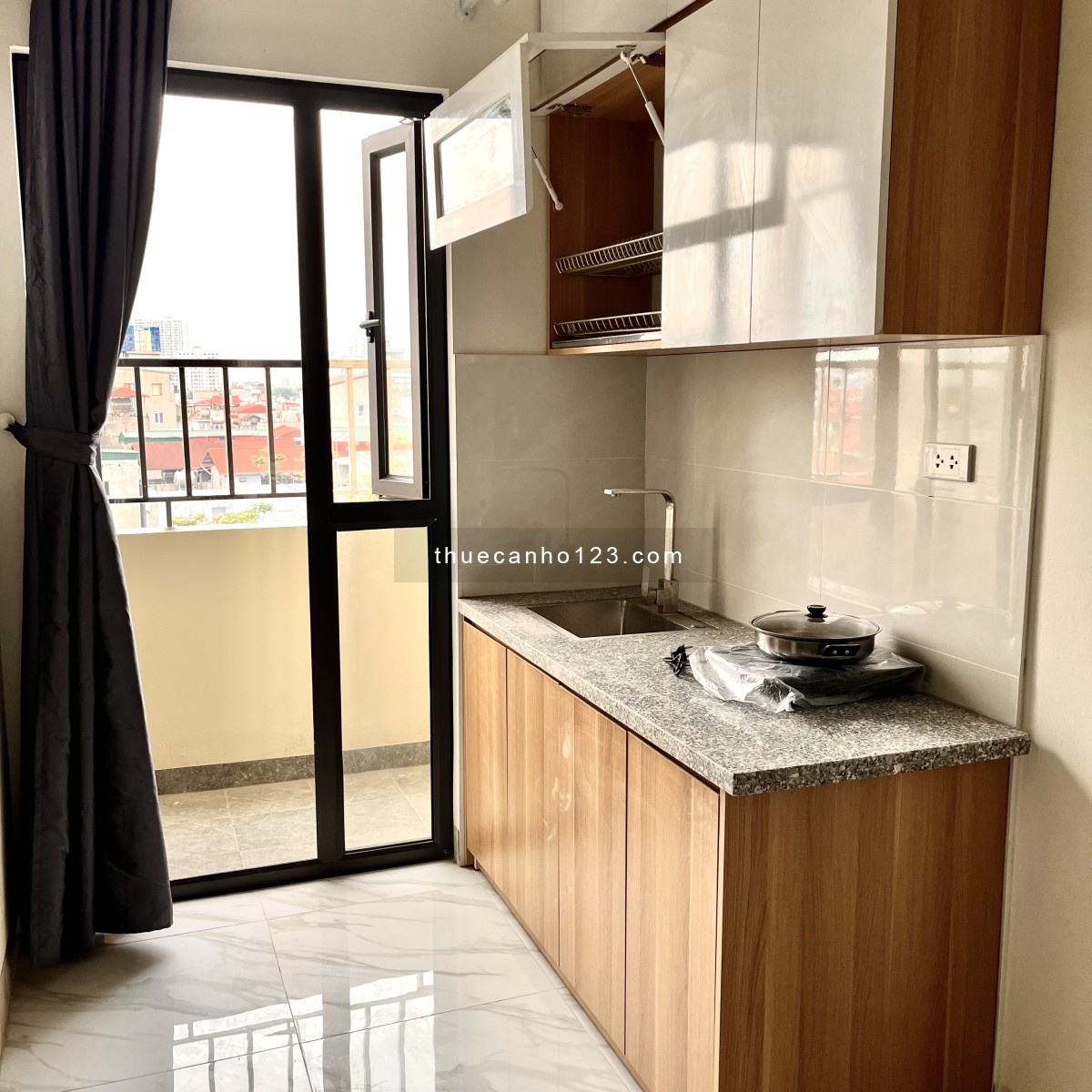 Thuê căn hộ CCMN 1 khách 1 ngủ, 1k1n phòng đơn studio, free tiền nhà, 100% ánh sáng