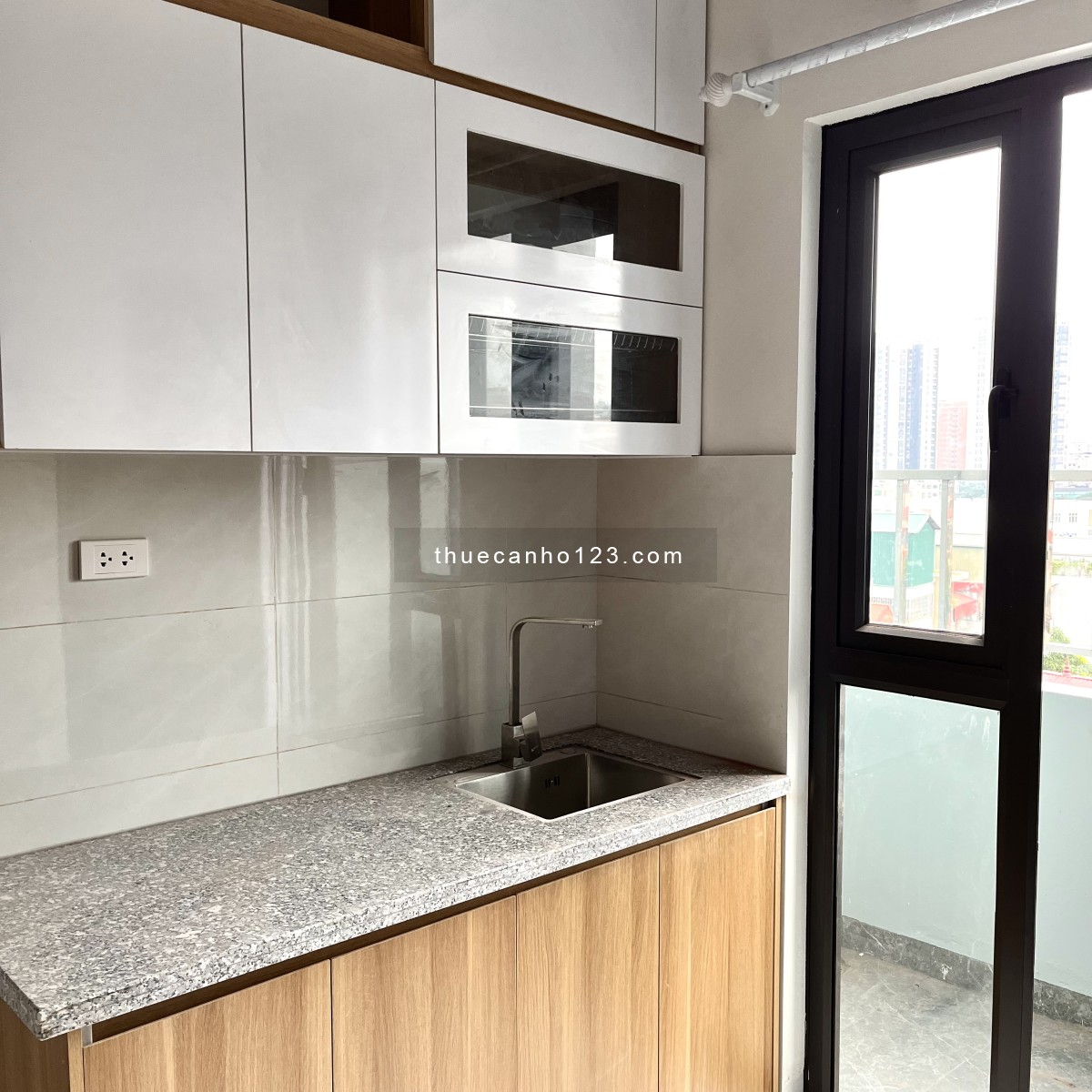 Thuê căn hộ CCMN 1 khách 1 ngủ, 1k1n phòng đơn studio, free tiền nhà, 100% ánh sáng