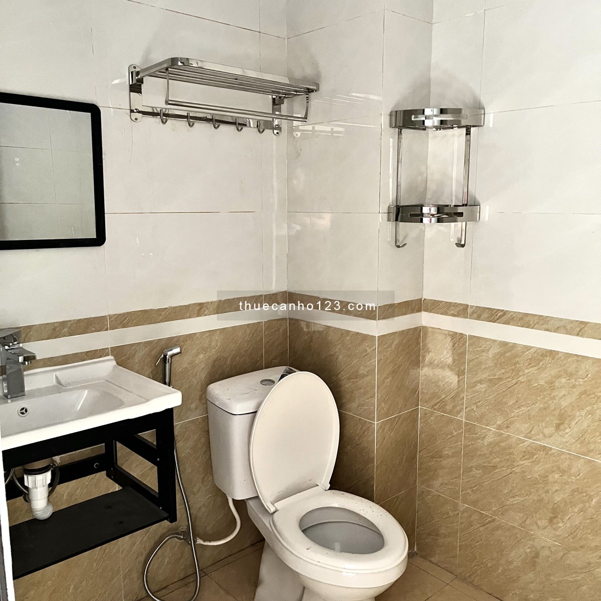 Thuê căn hộ CCMN 1 khách 1 ngủ, 1k1n phòng đơn studio, free tiền nhà, 100% ánh sáng