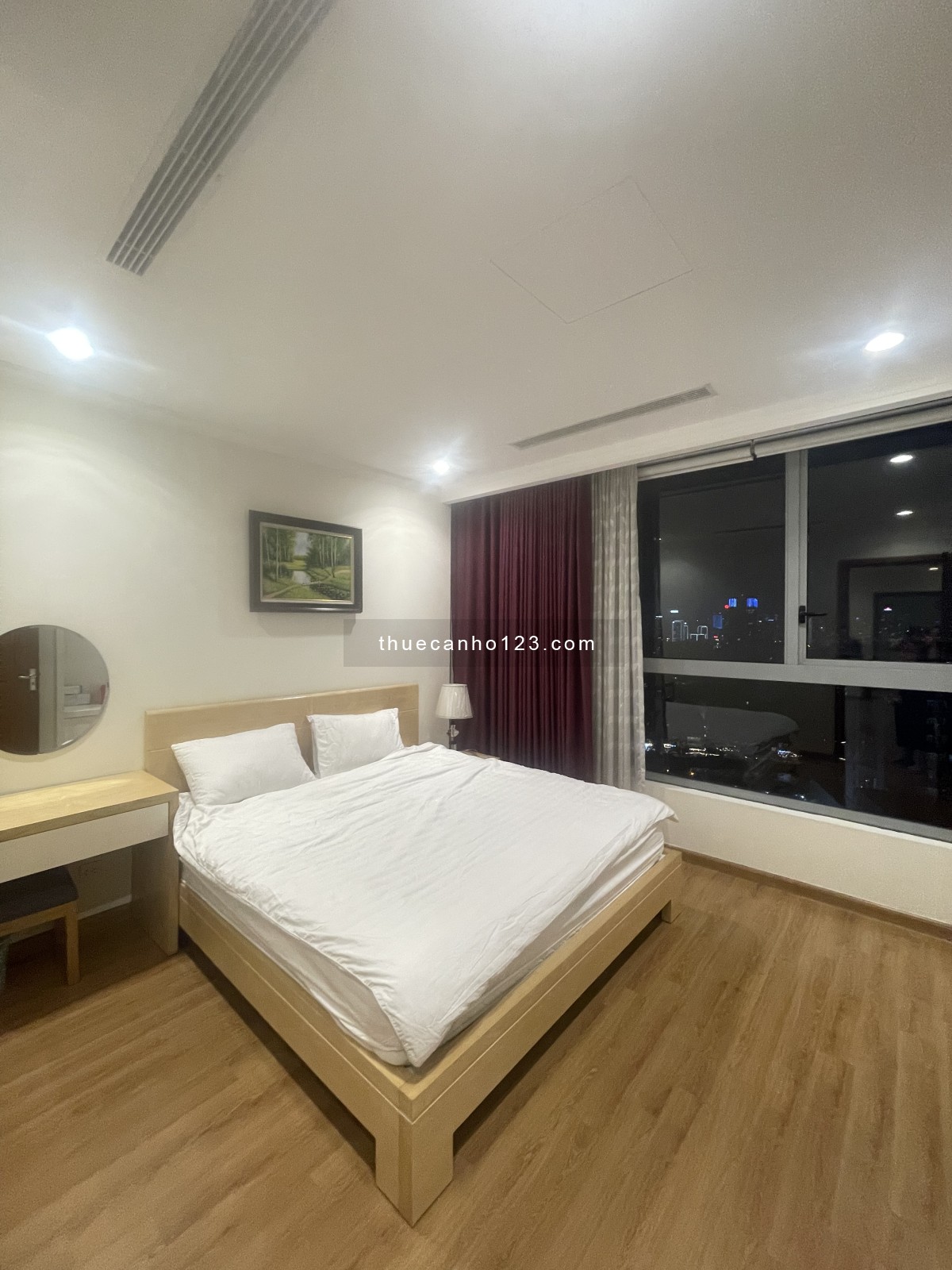 Cho thuê gấp căn hộ 1PN tại Vinhomes Nguyễn Chí Thanh, 53m2, giá chỉ từ 15tr, LH: 0934.531.939